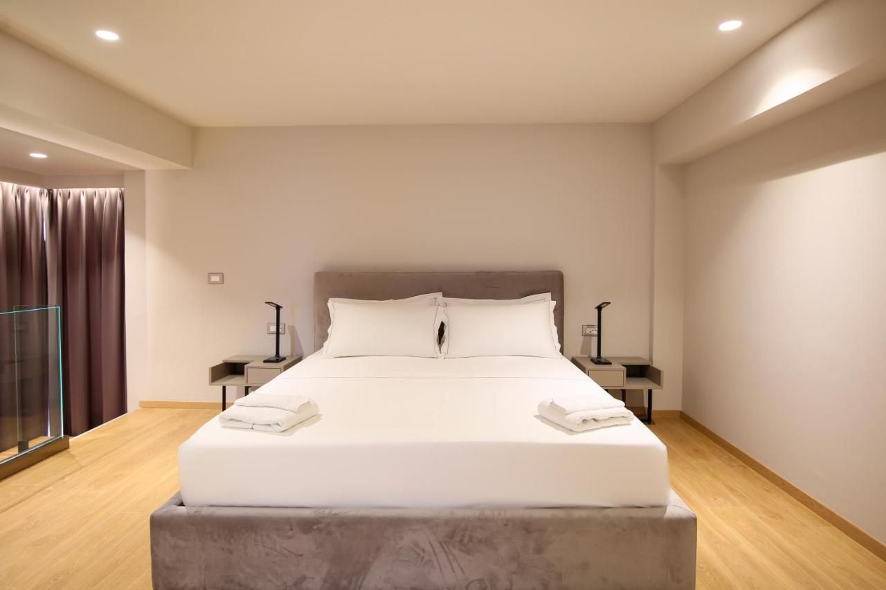 Toto & Hotell